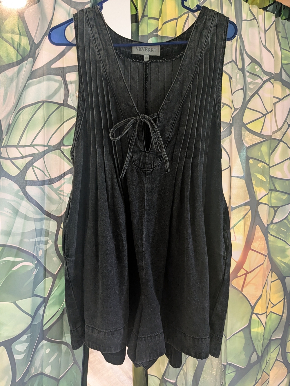Veveret Black Sleeveless Pintuck Tie-Front Romper